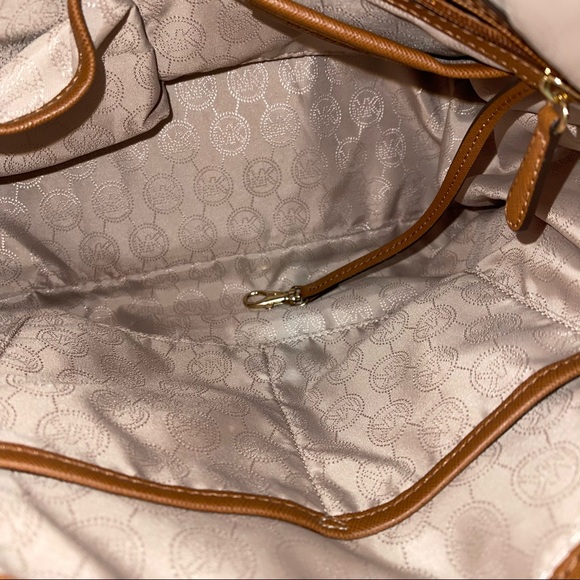 MK Large Hamilton Tote - Picture 10 of 13